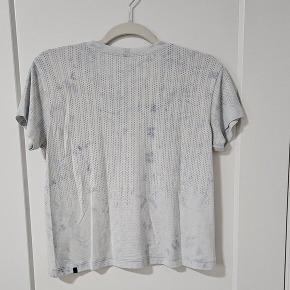 Lululemon Train to Be Short Sleeve Shirt Rainstripe Sheer Cloud Wash True Navy - Picture 4 of 5